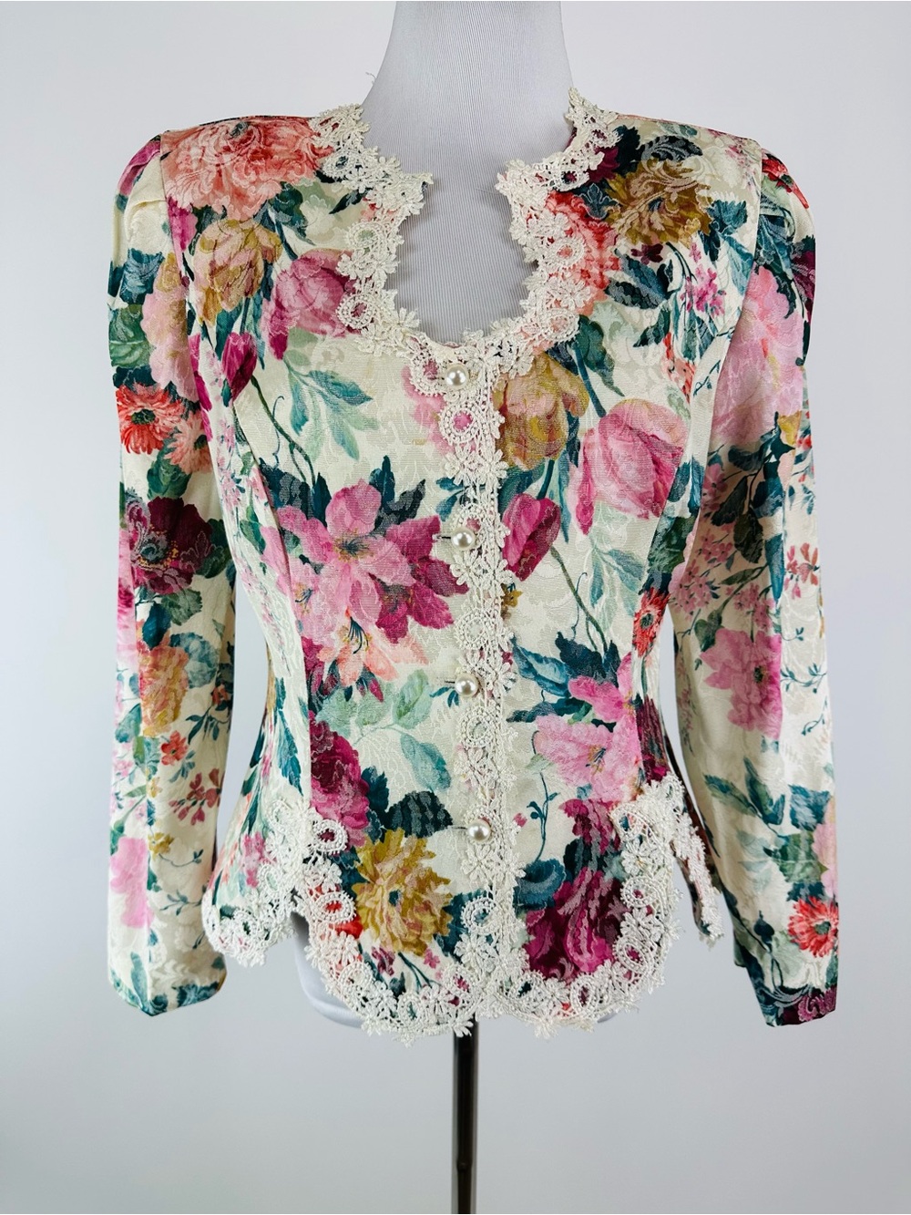 Nah Nah Collection 80’s Vintage Floral Lace Pearl Jacket Size 10
